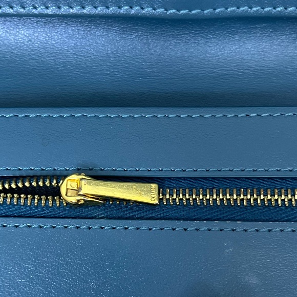 LARGE STRAP WALLET IN BICOLOUR GRAINED
CALFSKIN - Picture 2 of 9